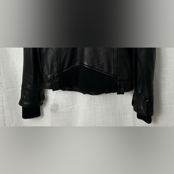 Y2K Black butter soft leather jacket, fitted,epaulette,moto,timeless,PTP 17” S/M - Picture 6 of 10